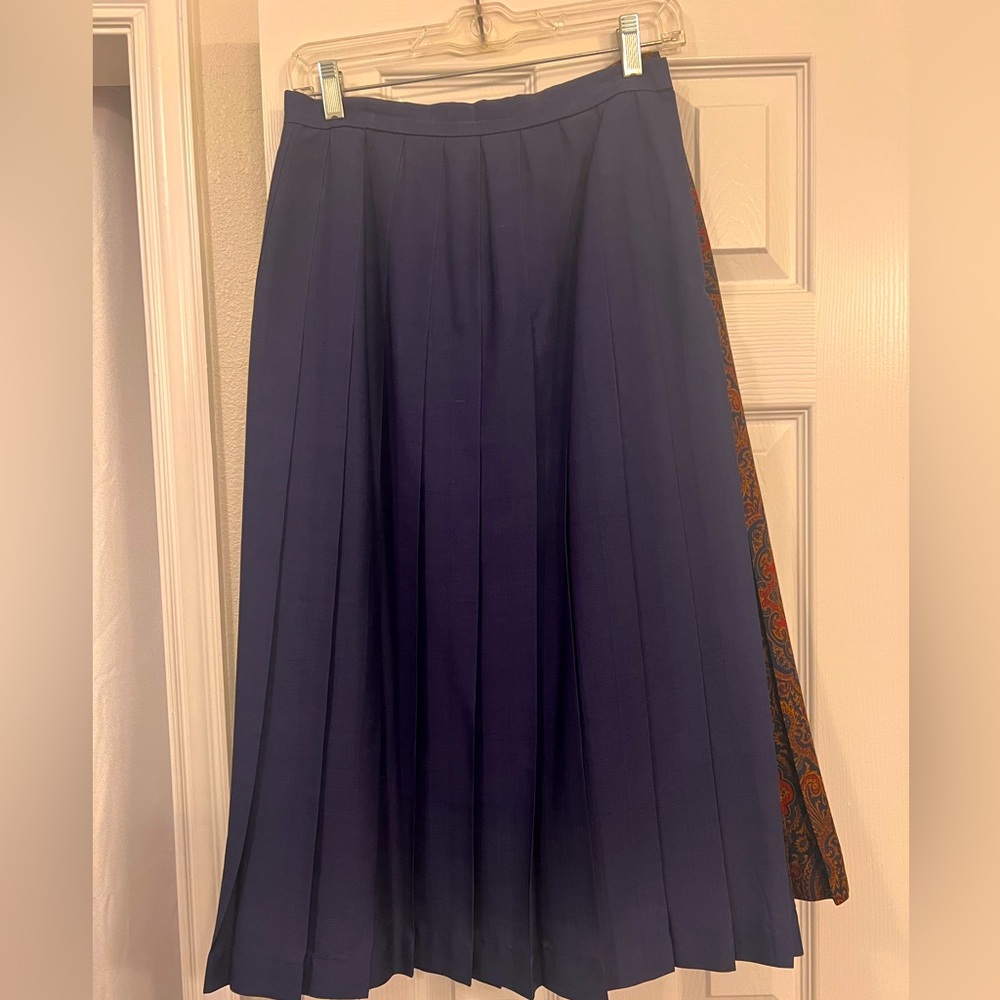 VINTAGE Brooks Brothers Pleated navy skirt